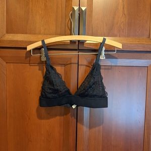 Lively Navy 💙 Bralett